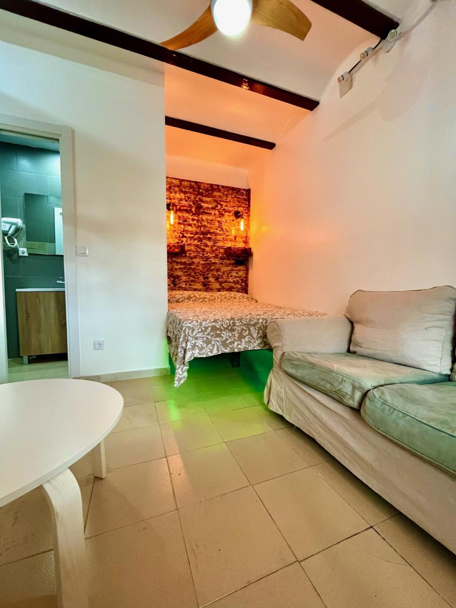 Nuevos Apartamentos Frente Al Mar Y A La Playa Castelldefels Exterior foto